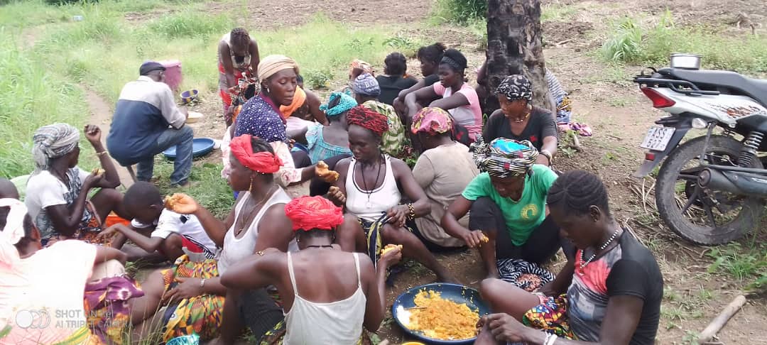SetchemeJ's tweet photo. #RuralWomen 70% of #AgricWorkForce hold the power 2 #FeedAfrica
Make it happen:
#empowering them technically
#EndingVulnerability #DeliveringProtection
#Supporting #PIV #EVAWG
@UNWOMEN_SL provide a blend of #EconomicEmpowerment #ending_SGBV #LeadershipDev.
#RuralWomensDay https://t.co/lw4In3CHfp