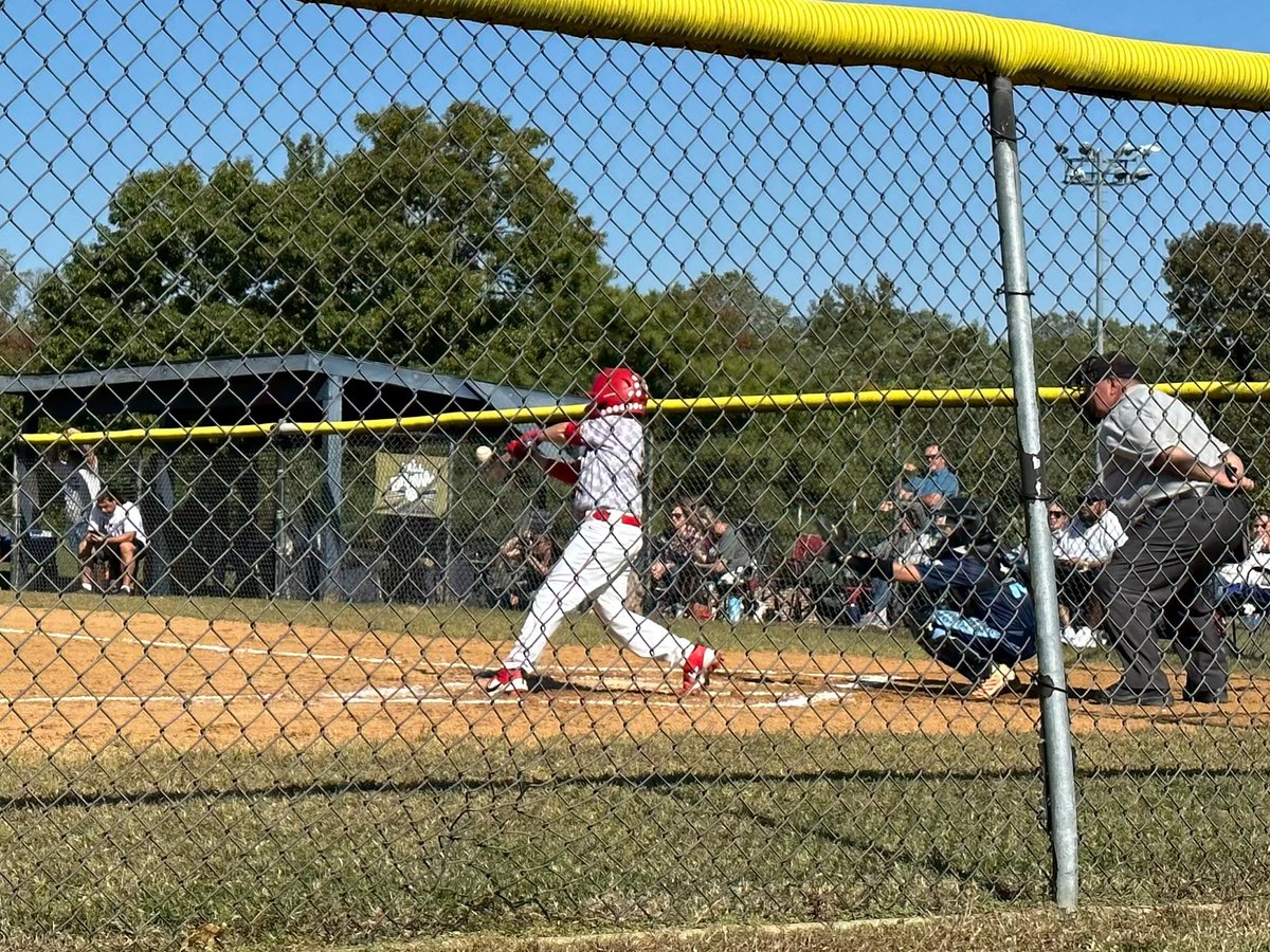 DanaCJones's tweet photo. ⚾️ Morning knocking on doors - straight into a double header. Perfect Fall day for both. #Annapolis #PALBaseball #MomsInOffice https://t.co/BTgaEokzTz