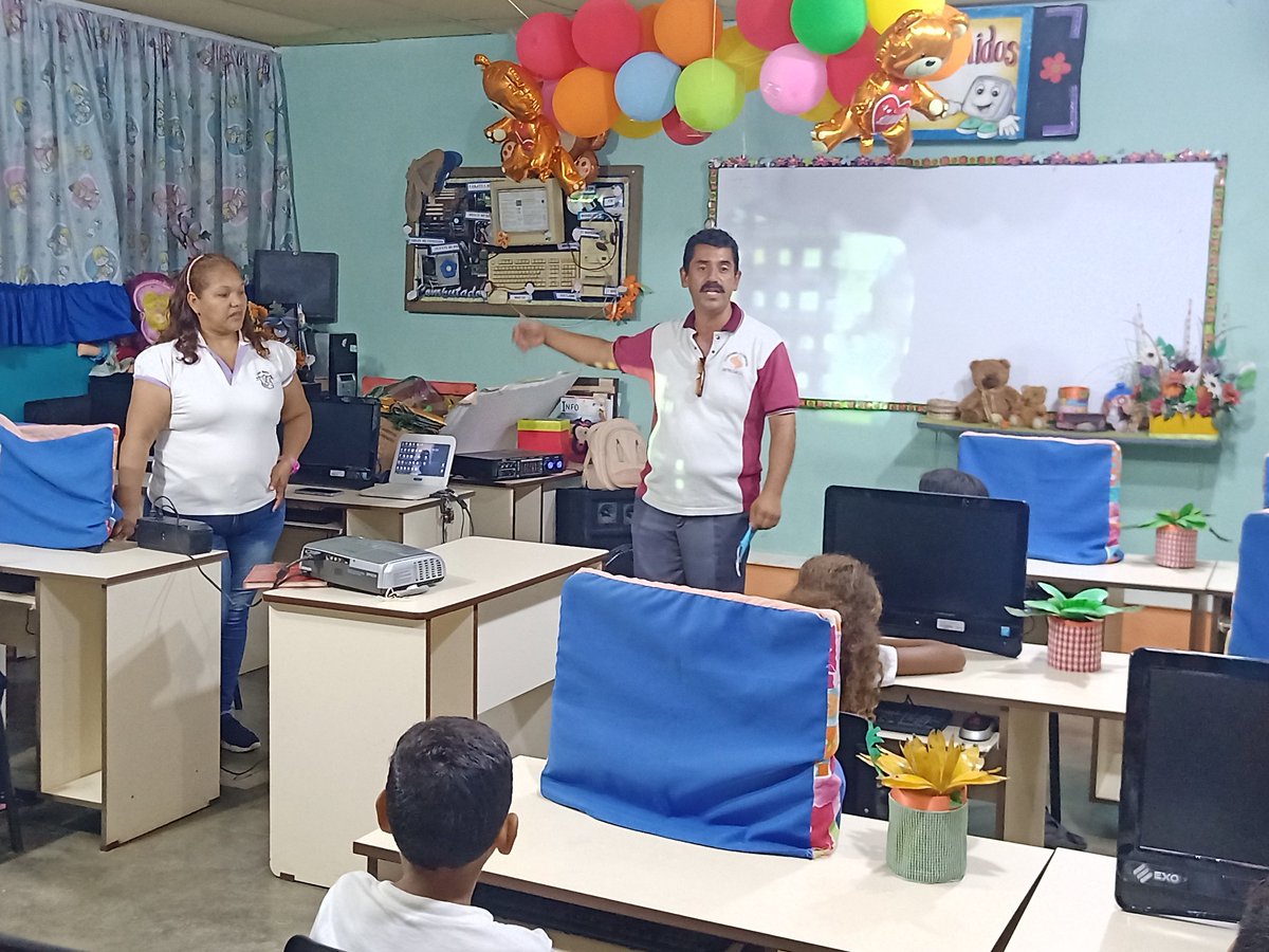 Ronald_Aaraujo's tweet photo. #15Oct|🇻🇪 🗺️ CINE FORO Inspirado en la fuerza histórica del poema de Bolívar: «Mi Delirio Sobre El Chimborazo» EBE Jesús M. León, Circuito 200201013, Red Intercircuital Tinaquillo

#PoetasDePazEnVenezuela 

@NicolasMaduro @_LaAvanzadora @MPPEDUCACION @CesarPSUVDip @ze_cojedes https://t.co/SZvBZo0mAk