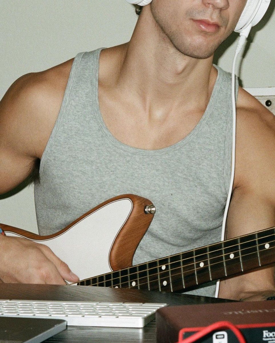 DailyofSeavey's tweet photo. daniel seavey. https://t.co/gCTnvEu2Ze