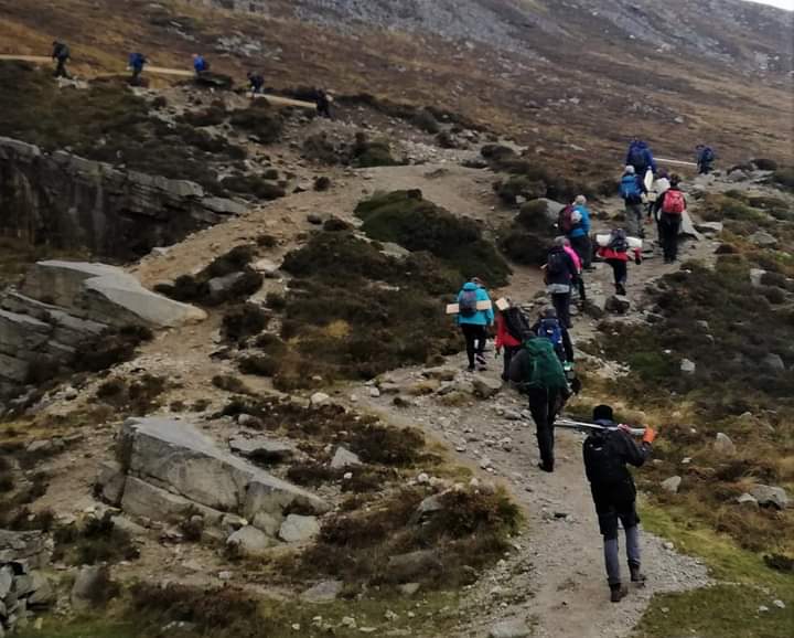 Mournelive tweet media