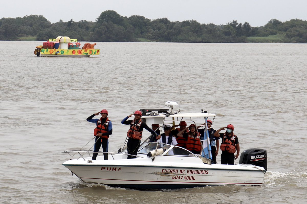 La División Fluvial de <a href="/BomberosGYE/">Bomberos Guayaquil</a>, rindió homenaje a la ciudad durante Desfile Náutico “El Río Guayas es mi Destino” organizado por @GyeTurismo y <a href="/armada_ecuador/">Armada del Ecuador</a> en conmemoración de los 202 años de Independencia de Guayaquil.