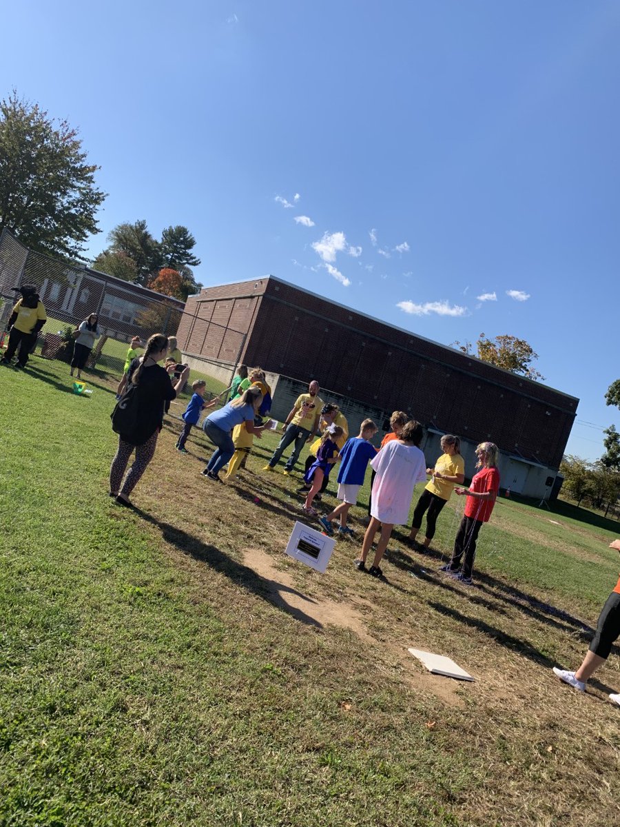 MsMsuperheros's tweet photo. Charger-THON...SO much fun! What a picture perfect day for races, silly stringing of teachers and EXCEEDING our goal!! #CVESshinebright @lisa_minutoli https://t.co/gbfXwkq3Cc