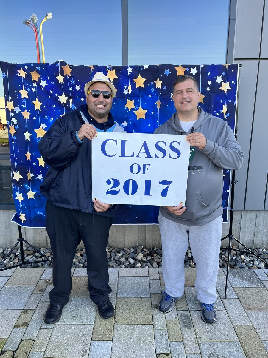 airhasiescardo's tweet photo. Thank You God for allowing me to do an Double Masters Degree! Can’t believe this evening was my Five Year Reunion since I have become an @SNHUalumni! Next Stop PHD. Maybe MBA and Or MPA! Go @SNHU and @SNHUalumni Go! #GoPenmen #SNHUAlumni #PenmenPride #SNHUAlumni https://t.co/Jmno03xSxJ