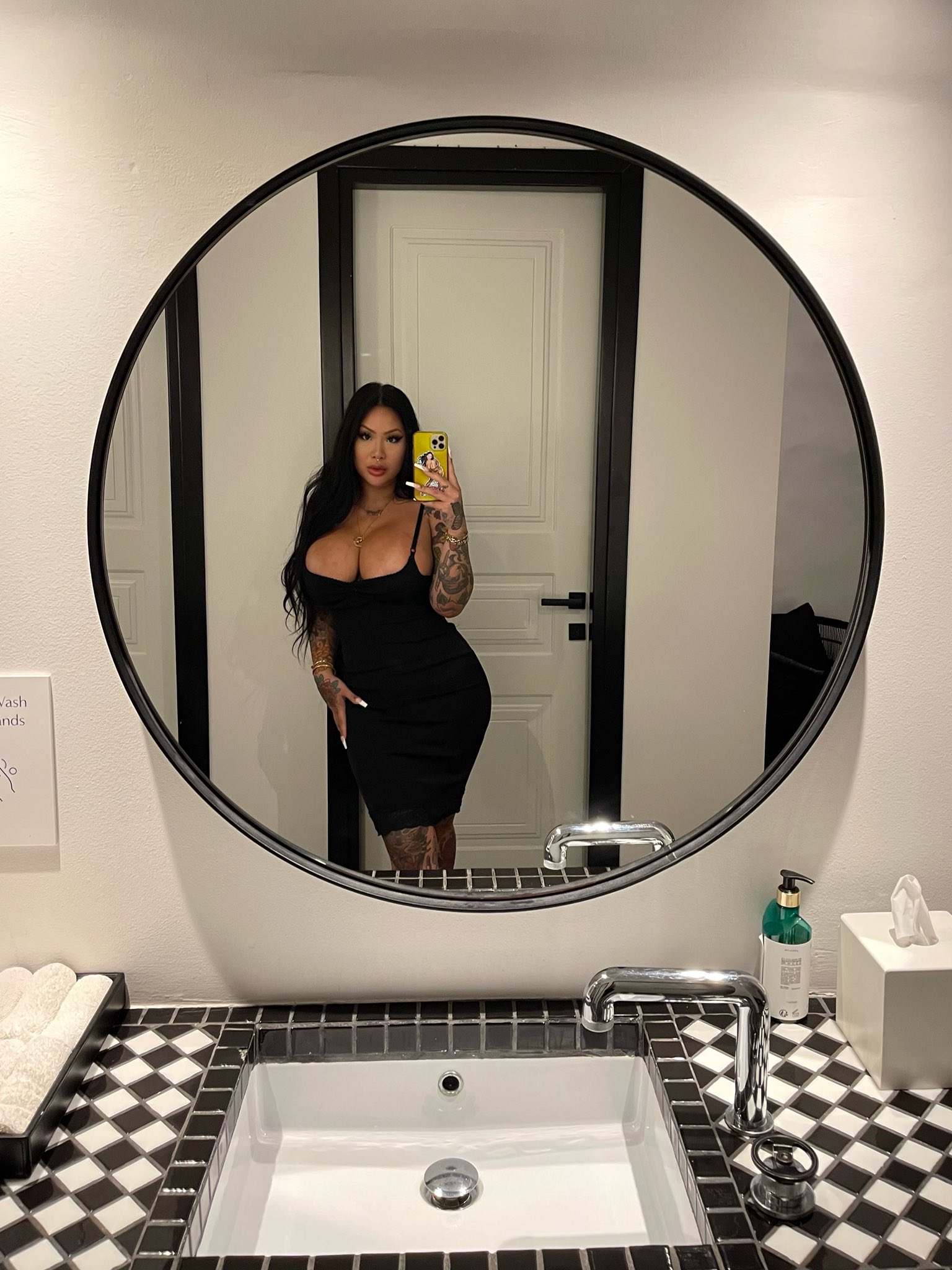 Connie Perignon 🌹 MIA 220-24 on X: Whats for dinner babe?  t.coBJuTCkls7h  X