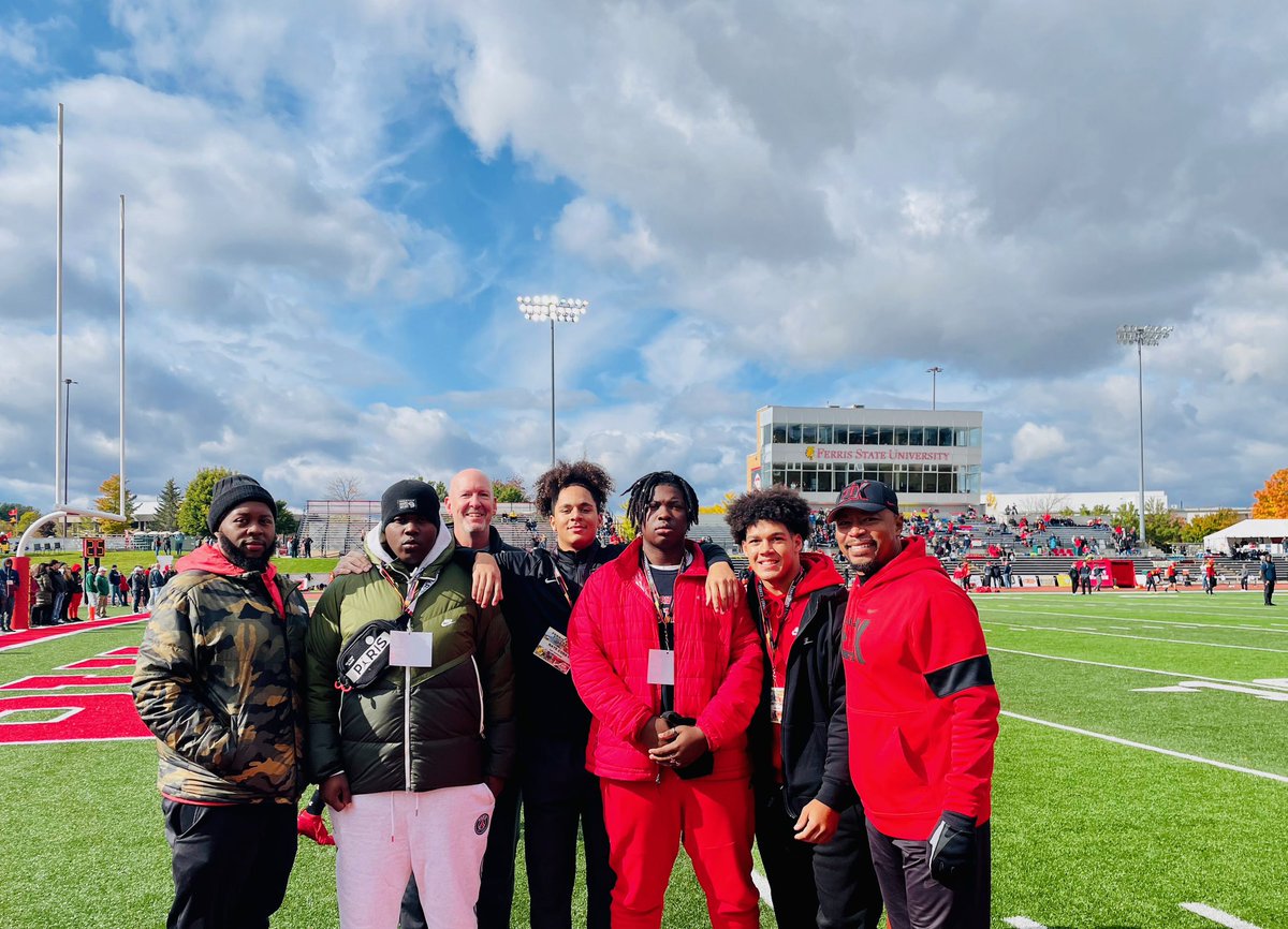 CoreyMitchellEK's tweet photo. Just got back from watching an Outstanding game at @FerrisFootball. Genuinely had a great time and am so glad I went. “Shock the world” Bulldogs!!@45Kings_Smith @marty_martens82 https://t.co/t4oNZYPmtS