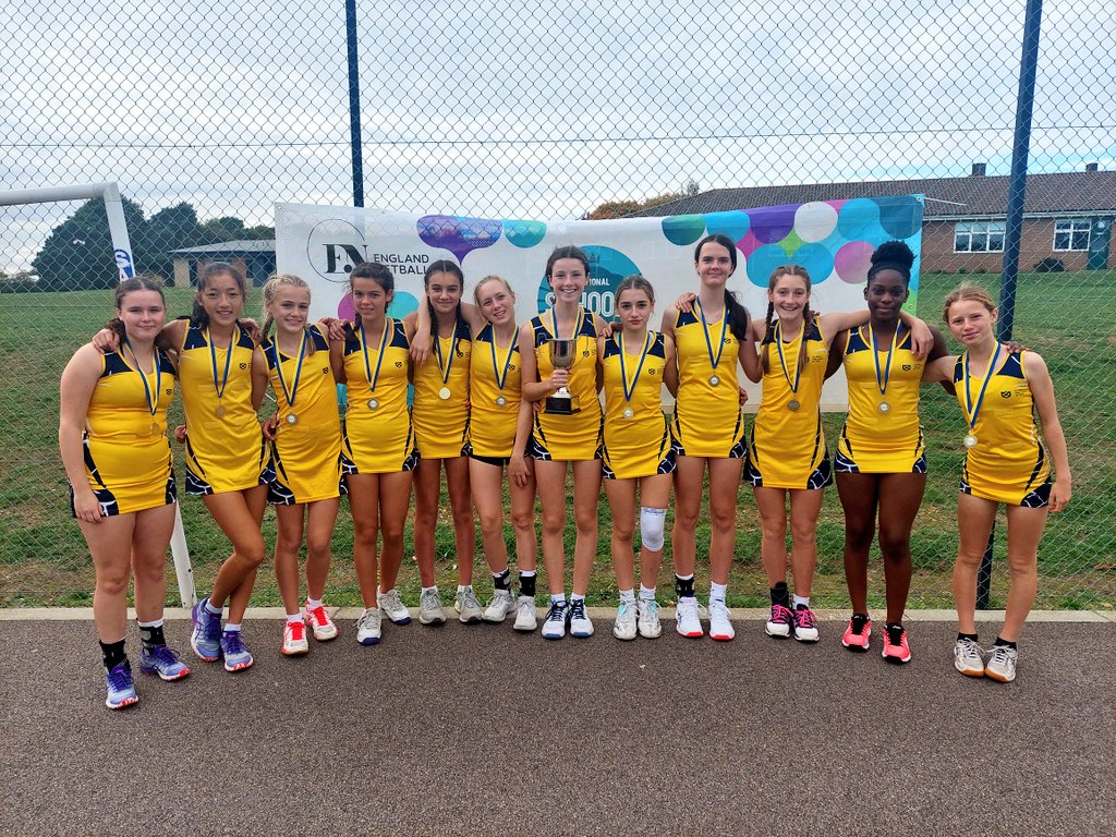 NetballinHerts's tweet photo. Congratulations to our Anne Miles Cup winners through to @netballeast regional schools in Jan!
U14 - @STAHSPE 
U16 - @PresdalesSchool 
U19 - @BerkoSport 

Huge shout out to @britneyclarke99  for coming down to give out tue trophies and @JoJoRands for running an amazing day! 💙 https://t.co/wDRFAX1YIJ