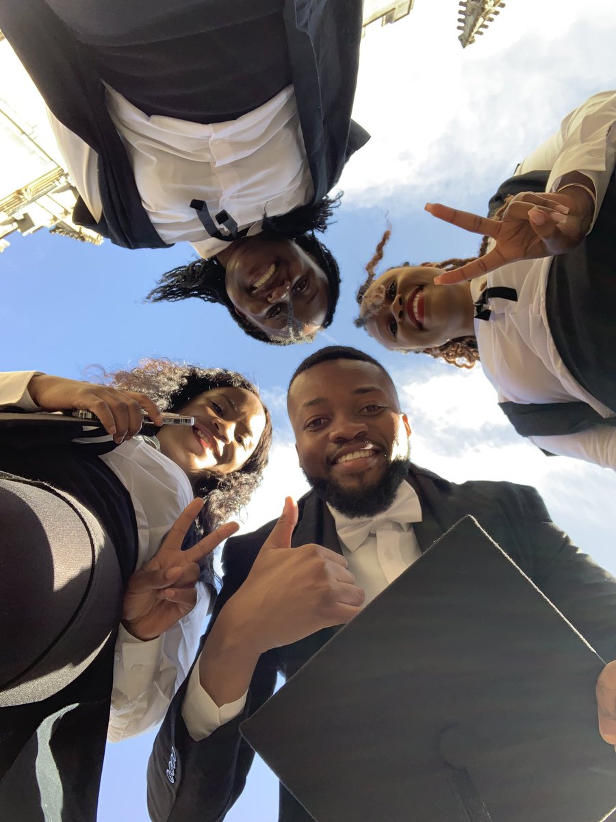 daisydoisy's tweet photo. If you needed inspiration to apply to Oxford, here it is. Five Malawians at the University of Oxford studying for their masters💜🇲🇼 https://t.co/Ut0wAyJZjE