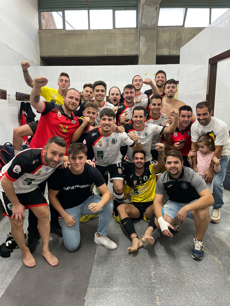 Temporada 22/23
2 División Nacional B
Grupo IV
Jornada 5

<a href="/grupolopez14/">GrupoLopezBolañosFS</a> 5-4 <a href="/AdbargasOficial/">AD Bargas FS</a> 

<a href="/LuismiMartin21/">Luismi Martin</a> ⚽️⚽️
<a href="/roman_cory12/">Roman</a> ⚽️
<a href="/Yeray76757875/">Yerayytete10</a> ⚽️
<a href="/fedevazs/">fede</a> ⚽️

+3 en un duelo entre dos equipos que buscaron la victoria desde el inicio 💪🏻

#10añoscontigo💛🖤 
#123👼🏻2💫🤍🖤❤️