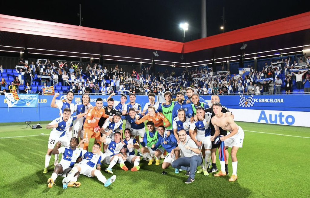 🤩 PER ELLS, PER VOSALTRES I PEL <a href="/CESabadell/">CE Sabadell 🧅</a> 

💙 JUNTS 🤍

#SomDelSabadell
