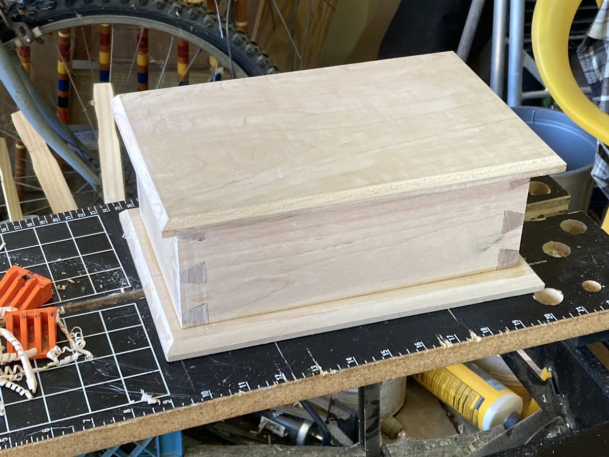 Rubberduck203's tweet image. Lots of sanding to do now. Then a couple coats of BLO &amp;amp; shellac. #woodworking #LookMa #NoPowerTools