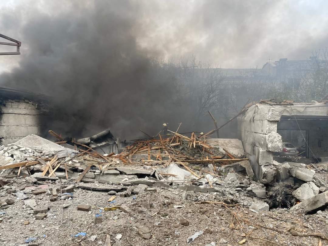 UkraineAmitie's tweet photo. Appel aux dons.
La famille de l’un de nos membres fondateurs a été touchée par les bombardements massifs du lundi 10 octobre à Dnipro.
Vous pouvez y contribuer via la cagnotte helloasso :
https://t.co/eGfP3lWY20
Merci d’avance pour votre soutien ! https://t.co/4HLUSThuVP