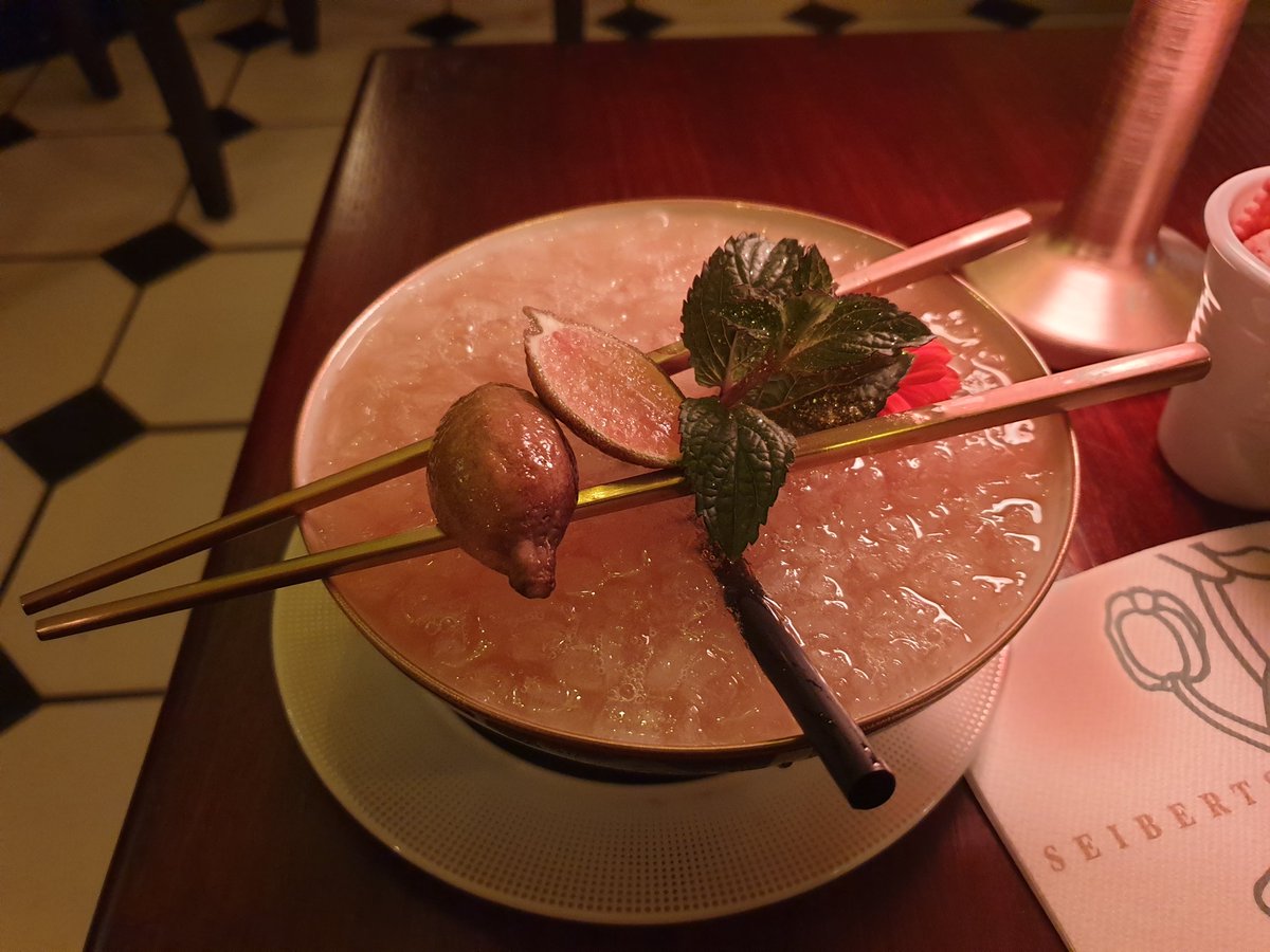 IRLWhiskeyStout's tweet photo. Something special about this #SaturdayNightSip, sitting in Seiberts, an award-winning cocktail bar, Cologne, and sipping a "Luxus Mai Tai" made only with Single Cask Rum, PURE SEX. ☺😋🍹
#Seiberts #Köln #Koeln #Cologne #CocktailTime #Cocktail #PureSex https://t.co/6wEjuWFrmc