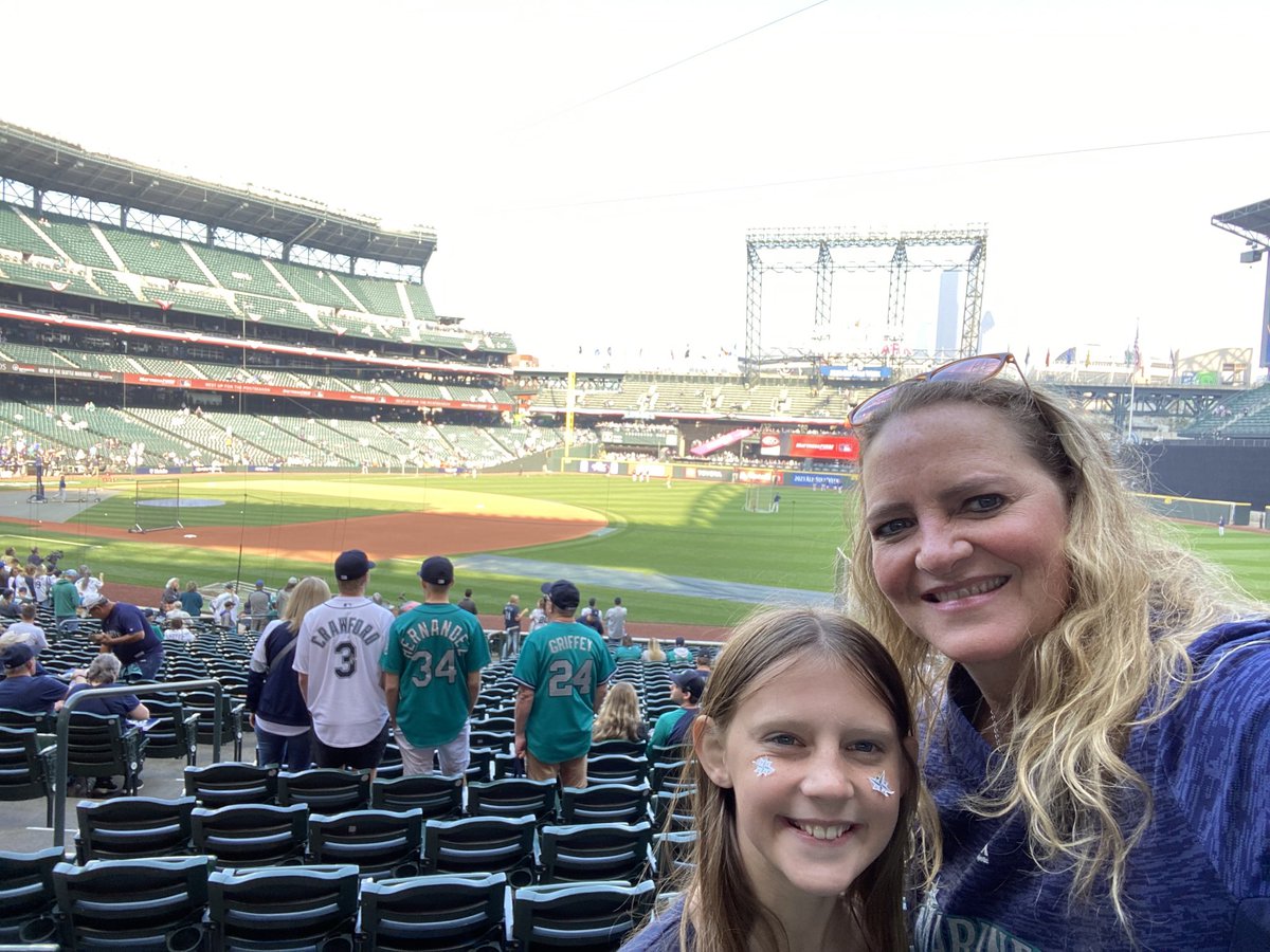 JennyCakes10's tweet photo. #GOMARINERS #SEAUSRISE #seattlemariners #marinersbaseball #truetotheblue #mariners #ibelieve #raleightime https://t.co/Pn0mOYCJvo