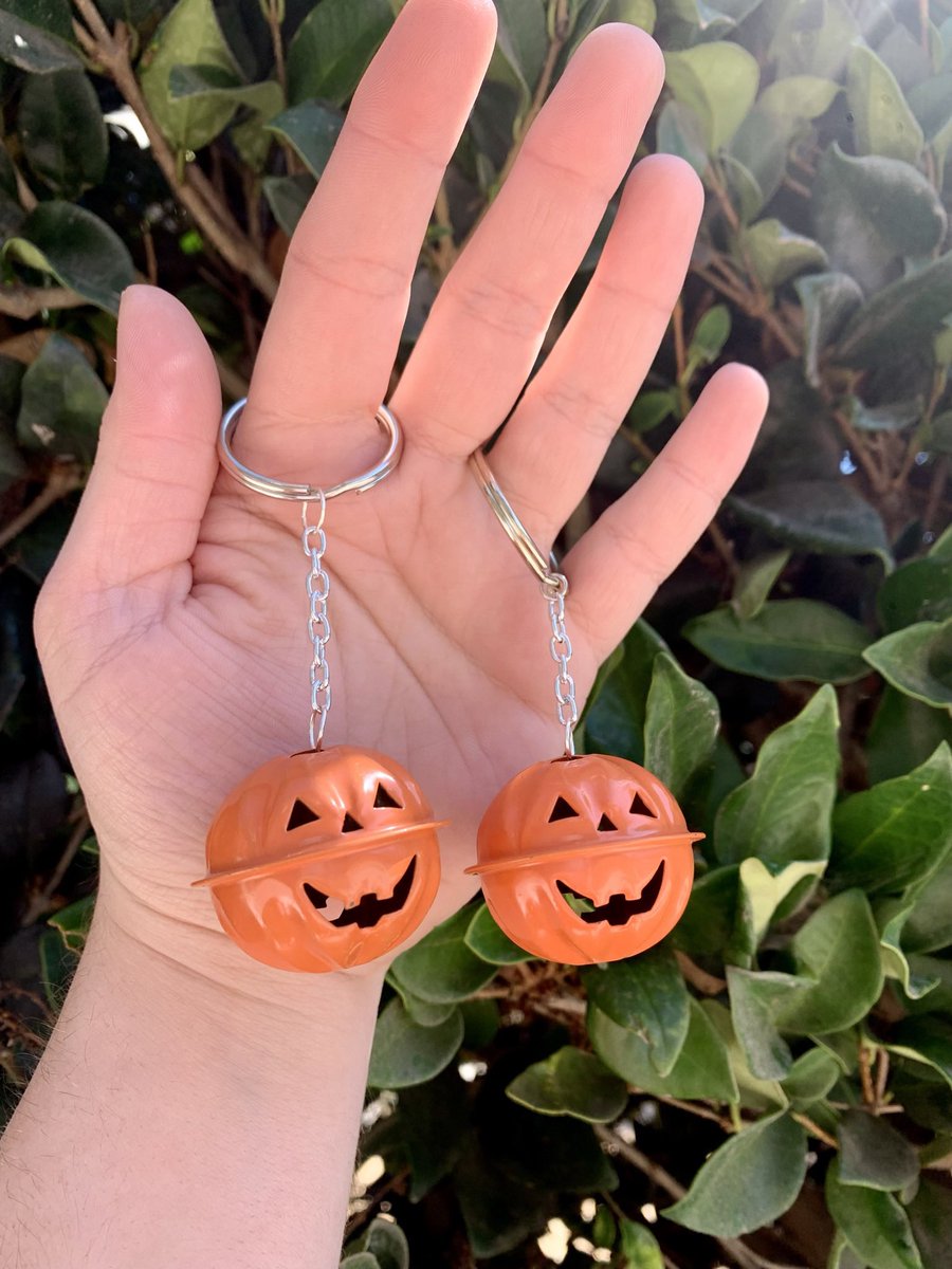 🧡H A L L O W E E N      S A L E🧡
                       👻🦇🎃🕸
All Halloween items are up to 15% off! 

No code needed 

Shop Now 🛒
depop.com/novemberblossom