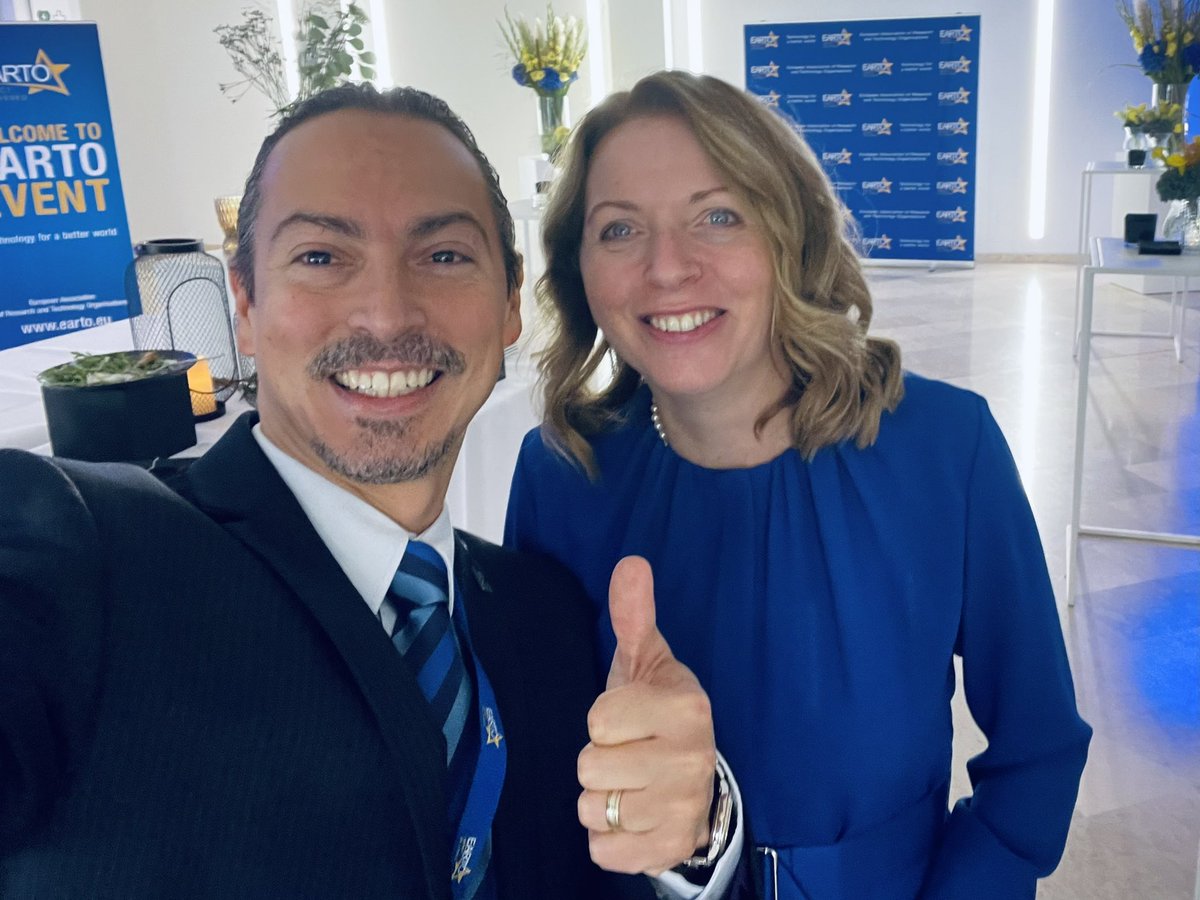 PopperRafael's tweet photo. Brussels!💙🇪🇺@EARTOBrussels #EARTOAwards22 &amp; #EARTOPolicy22 events created great opportunities to reconnect with our peers in the exciting business of advancing #science, #technology &amp; #innovation (#STI) agendas. Thanks to the organisers &amp; attendees on behalf of @Lukasiewicz_pl🇵🇱 https://t.co/n5NNCnCpIv