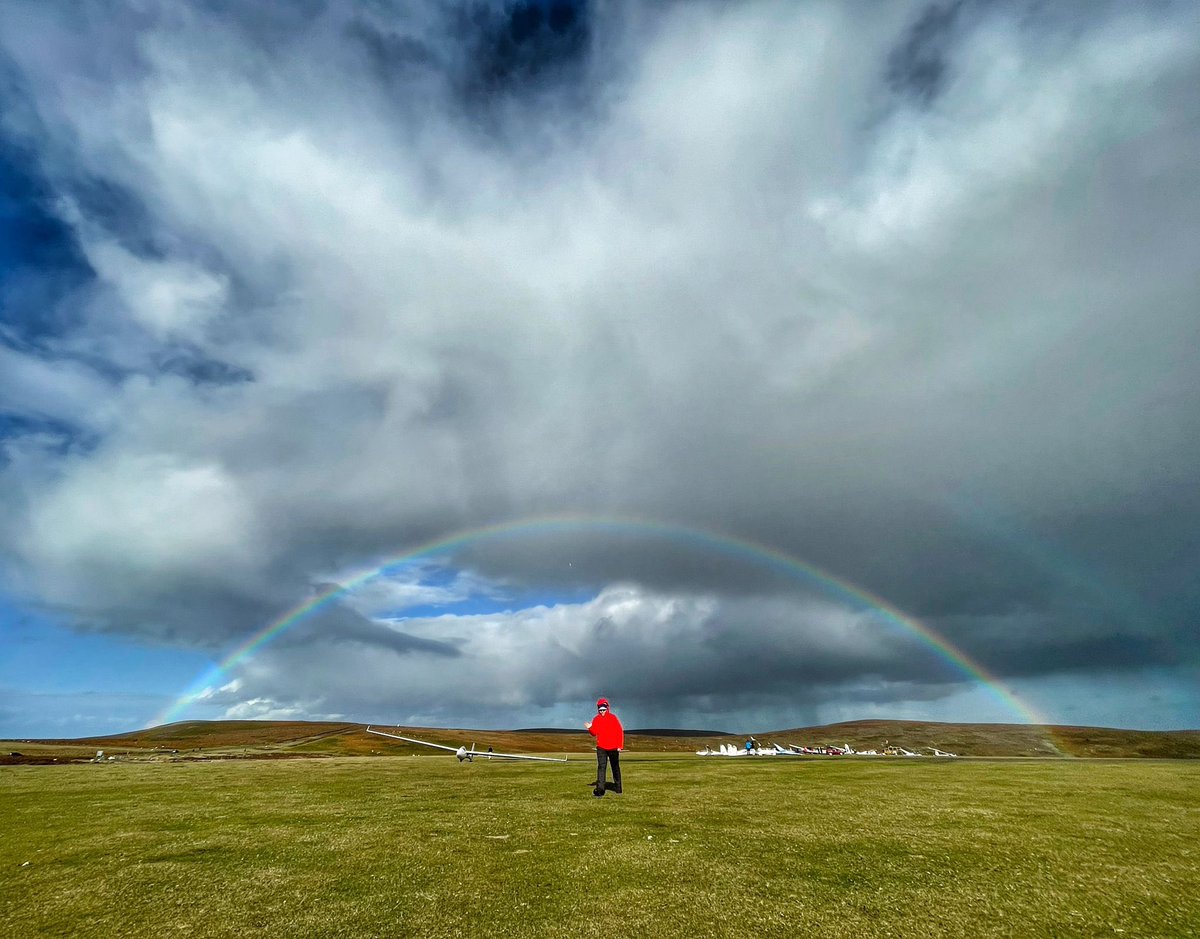Juniors visiting the club this weekend and all those young people worked hard with 118 launches! Fantastic for the Autumn. <a href="/MidlandGliding/">Midland Gliding Club</a> #gliding #soaring #flying #Shropshire #longmynd