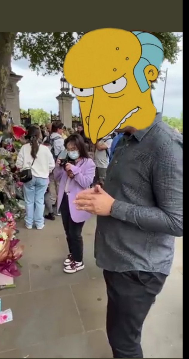 quadraphenia's tweet image. You are an embarrassment to the nation. Will you pay your respects when the Tories oust another of their own?? #ownthemess  #ontheirdoorstep