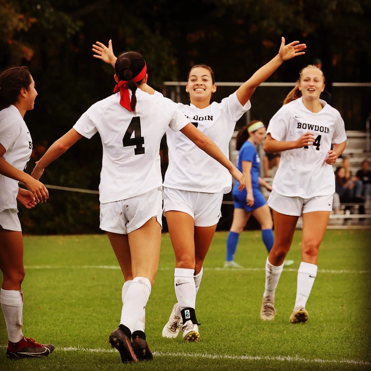 GoUBears's tweet photo. HAVE A DAY, POLAR BEARS! 

An impressive sweep of huge #NESCAC home games for the Polar Bears on Saturday!  @BowdoinWSoccer @BowdoinFH @BowdoinVball 
📸: @goubearsphoto on Instagram #GoUBears https://t.co/oRYdYV05wK