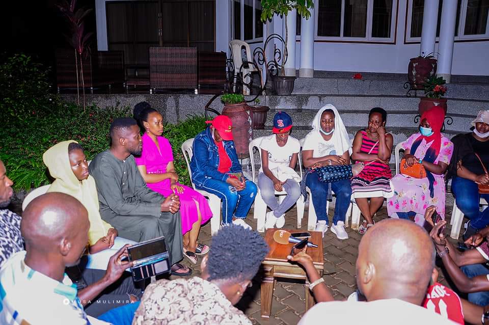 NUP_Ug's tweet photo. This evening, President @HEBobiwine &amp; fellow leaders in the NUP have received the first batch of 12 Ugandans who have just returned to Uganda from the detention centres in the UAE.They all narrated very painful stories about what they have been through while under detention for. https://t.co/SNtDaXsD8h