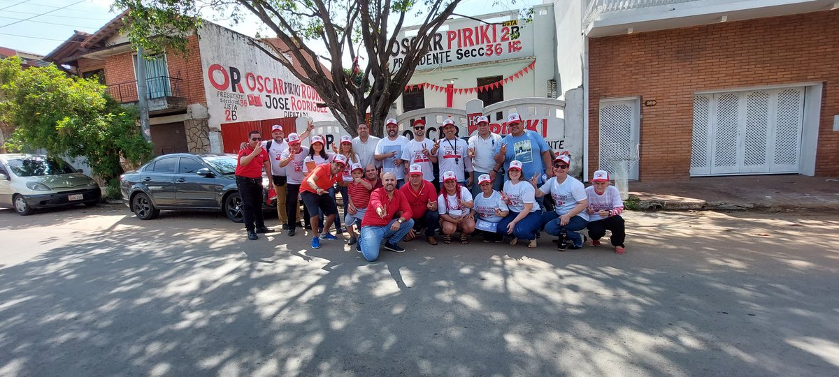 PyFusion's tweet photo. Caminata con el equipo Lista2B
Agradecidos por el recibimiento de los vecinos en sus hogares.
Seguimos trabajando y caminando casa por casa para escuchar a los Pinoceños y llevar nuestras Propuestas.
#Piriki_Presidente
#Seccional_36
#Jose_Rodriguez_Diputado
#Santi_Peña_Presidente https://t.co/VdGZQCzHKT