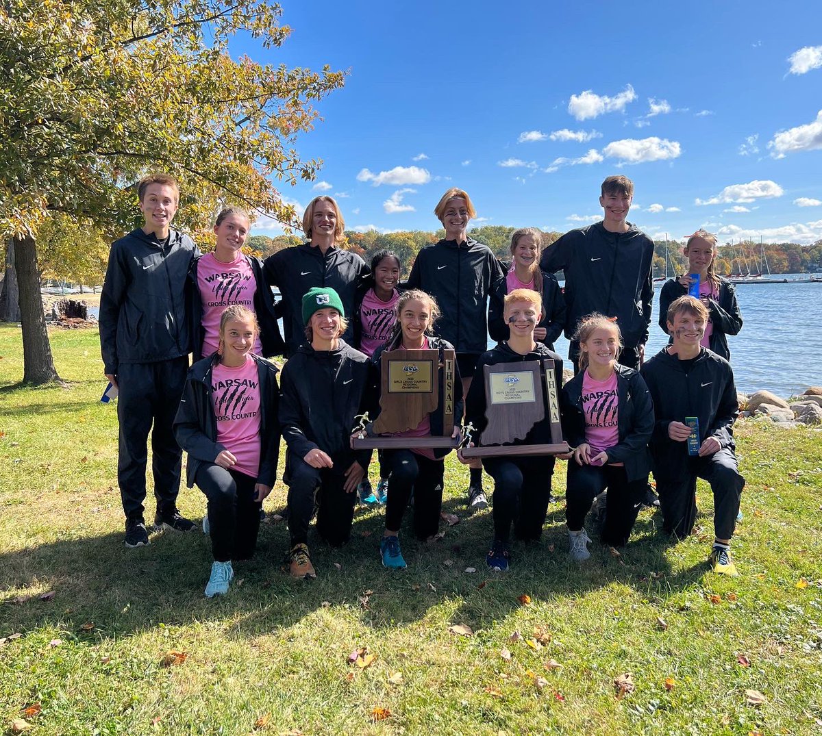 wchsdistance's tweet photo. Boys and Girls win Culver Regional! @WarsawXc @Warsaw_Tigers https://t.co/uhfgXjbQRY