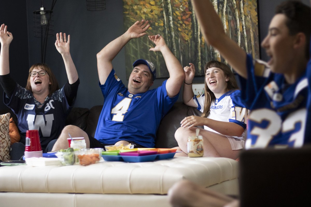 GreatTastesMB's tweet photo. Tonight we're introducing you to a #MBFarm family that knows how to do #GameDay up right and sharing three great recipes perfect for your next appetizer spread! 
https://t.co/UAOauOYeBy #MBFoods #MBFarms #lovelocalMB #BeforeThePlate #FarmFamily #MBAg https://t.co/Bqok0uOT9t