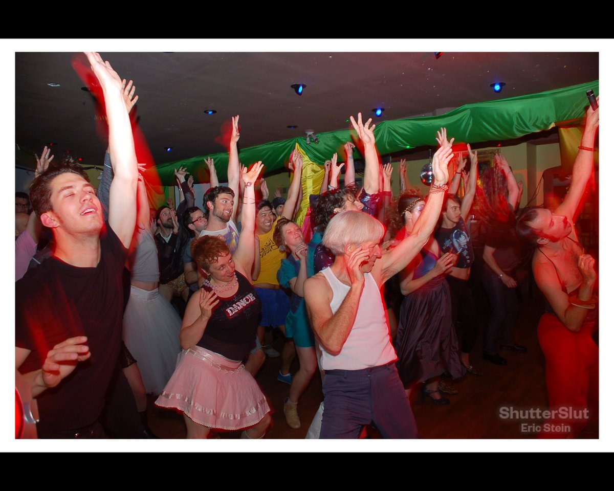 RetroQueerSF's tweet photo. Joyous dancercize class in the space above the old #ParadiseLounge - so much positive energy on the dancefloor.
#2010
πππ 'ππ ππ
πππ ππππ 'ππ!!
#LGBTQ #LGBT #SanFrancisco #90s #00 #queer #gay #retro #SF #instagay #shutterslut #nightclub #dance #dancing https://t.co/rtyPqvxJQ5