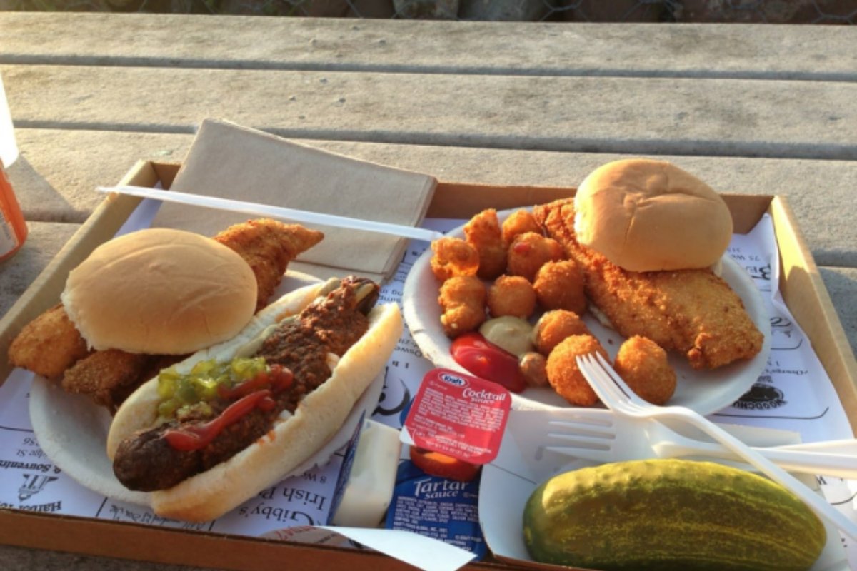 RudysDriveInNY's tweet photo. We might be temporarily closed for the season now, but we promise we're not going anywhere! What will you be missing most from us? #RudysDriveIn #Rudys #OswegoEats #EatLocal #seafood https://t.co/WPrQGNfvB1