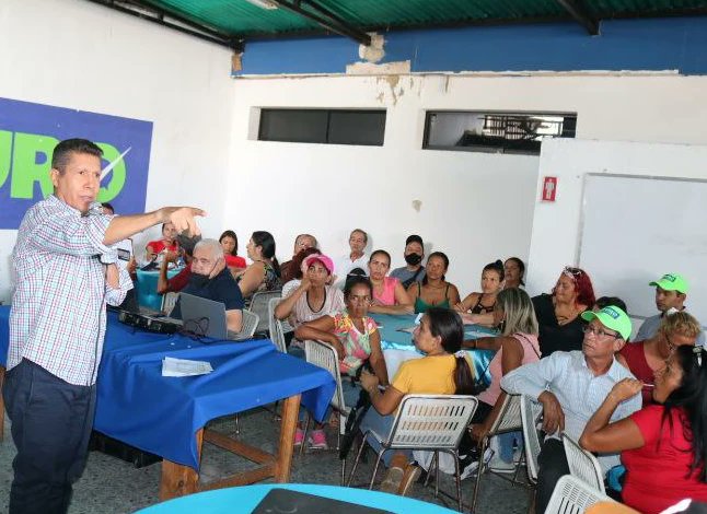 futuropalavecin's tweet photo. Nuestro Comité Ejecutivo estuvo presente en el 1er Taller Orgánico Estratégico y Formativo con la presencia de nuestro líder @HenriFalconLara dónde además compartimos ideas con parroquias del municipio Iribarren. https://t.co/20cdPiv1tE