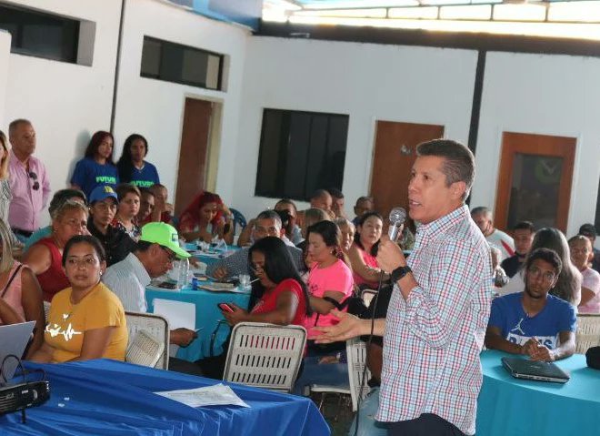 futuropalavecin's tweet photo. Nuestro Comité Ejecutivo estuvo presente en el 1er Taller Orgánico Estratégico y Formativo con la presencia de nuestro líder @HenriFalconLara dónde además compartimos ideas con parroquias del municipio Iribarren. https://t.co/20cdPiv1tE
