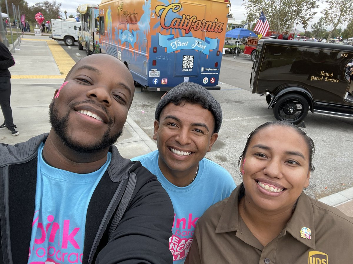 TyThomasJr3's tweet photo. So Cal representing at the Pink on Pride Parade raising awareness! Rooting for all the survivors and those being impacted by breast cancer. #teamkris #BreastCancerAwarenessMonth #pinkonpride #teamsocal #teamkelly #thinkpink #breastcancerwarriors #awareness #upsersatwork https://t.co/FV4SxvtLlg