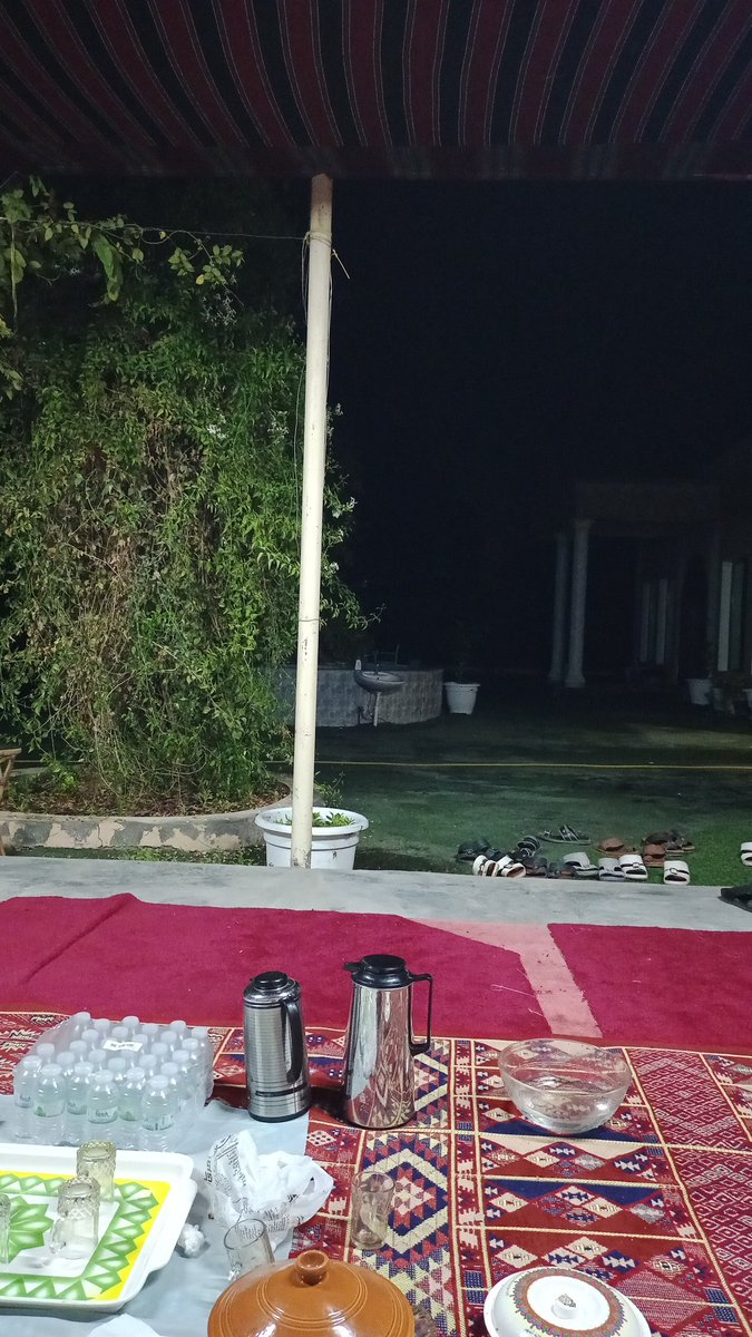 الزمان لو وفيت بعمرك مستحيل يرجع جديد
الامل في الحب بكره يبتدي يصبح رحيل 
والدهور اللي بصحارينا يذوبها البريق
حتى لو تلهث والاصباب في وجه الطريق
بكره تصحى في هوانا ... واحنا والايام نفيق