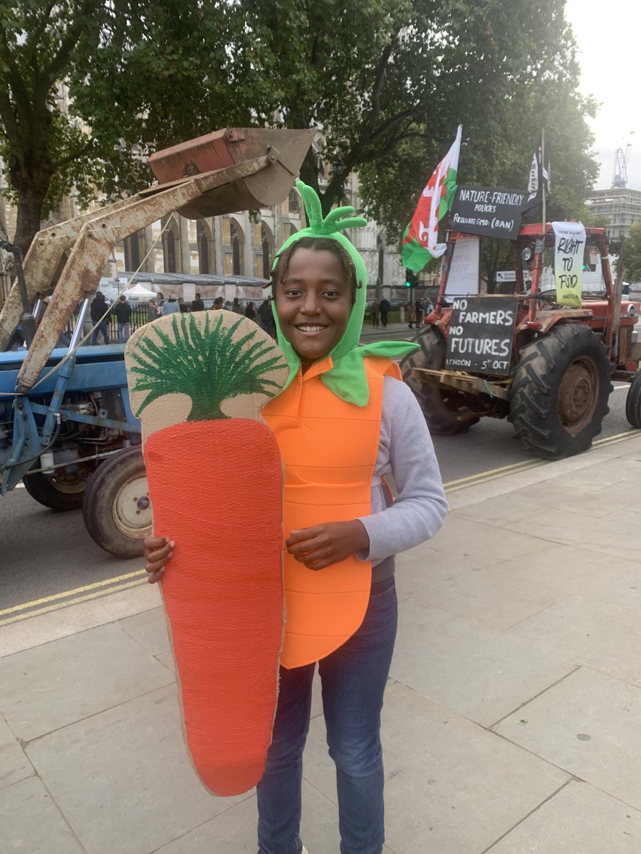 🥕🥕🥕✊🏽👊🏻 Good Food &amp; Good Farming March on Parliament Square today to demand that our leaders take action to DEFEND our food &amp; farming systems. ⁦<a href="/MPGeorgeEustice/">GeorgeEusticeMP</a>⁩ ⁦⁦<a href="/ranil/">Sir Ranil Jayawardena</a>⁩ ⁦<a href="/Mark_Spencer/">Sir Mark Spencer</a>⁩ ⁦<a href="/KirstieMAllsopp/">Kirstie Allsopp</a>⁩ ⁦<a href="/aliceTTimes/">Alice Thomson</a>⁩