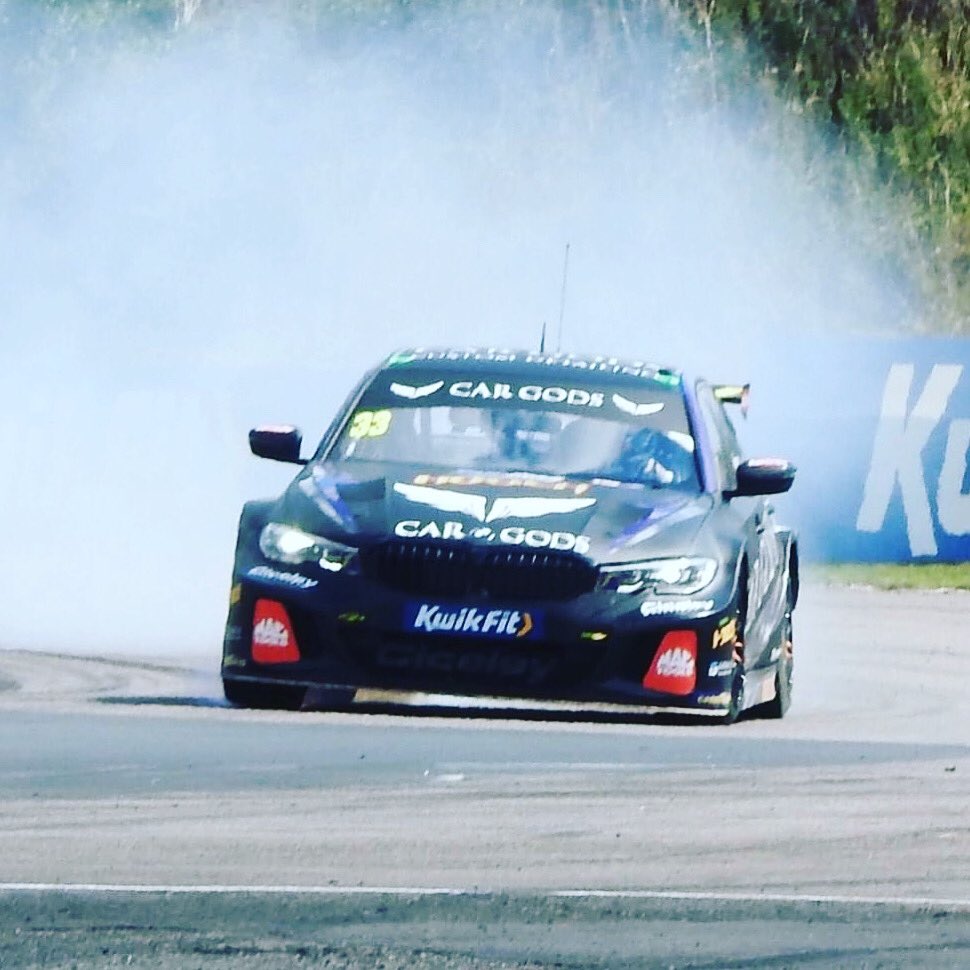 KirbysCarBlog's tweet photo. #SportsCarSaturday #SmokingSaturday #WouldLoveToDriveIt #BTCC #CiceleyMotorsport #CarGods #AdamMorgan #Thruxton #KirbysCarBlog https://t.co/nhmkIWDwJU