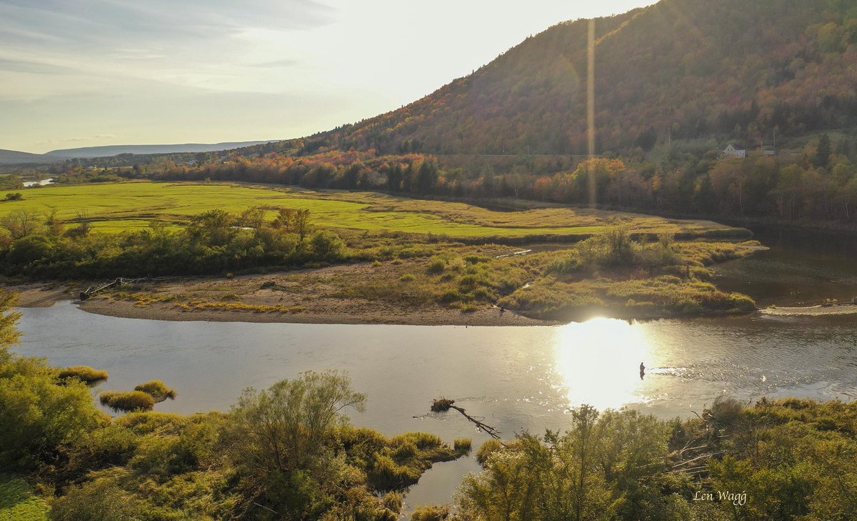 Len_Wagg_photo's tweet photo. The words, ‘God’s Country’, come to mind when I saw this salmon fisher lit up by the setting sun in the Margaree River on Cape Breton Island, Nova Scotia. #fish @TourismCB #tourismcb #salmon #river #fishing #explorecanada #capebreton #novascotia #canada https://t.co/3zJdlDGX5E