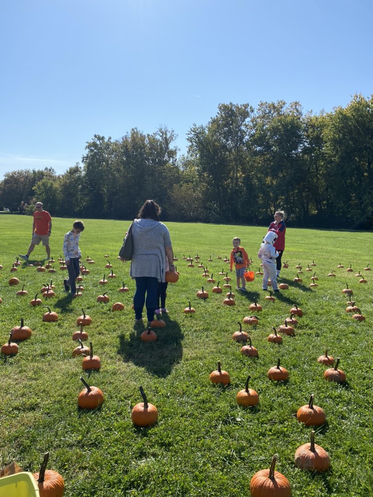 Stein_FCPS's tweet photo. Thank you @pta_bces for an amazing Fall Festival today! 🧡🎃🍁 https://t.co/0eGalTIKfv