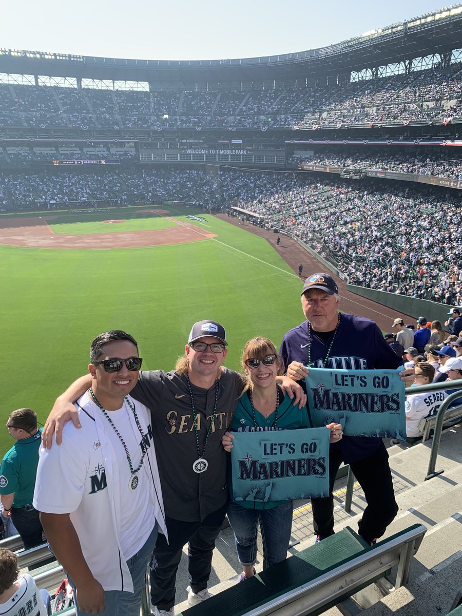 MabelsMom07's tweet photo. Let’s go Mariners!  #truetotheblue #whereiroot #gomariners #worldseriesbound https://t.co/2CSg0YjzYK