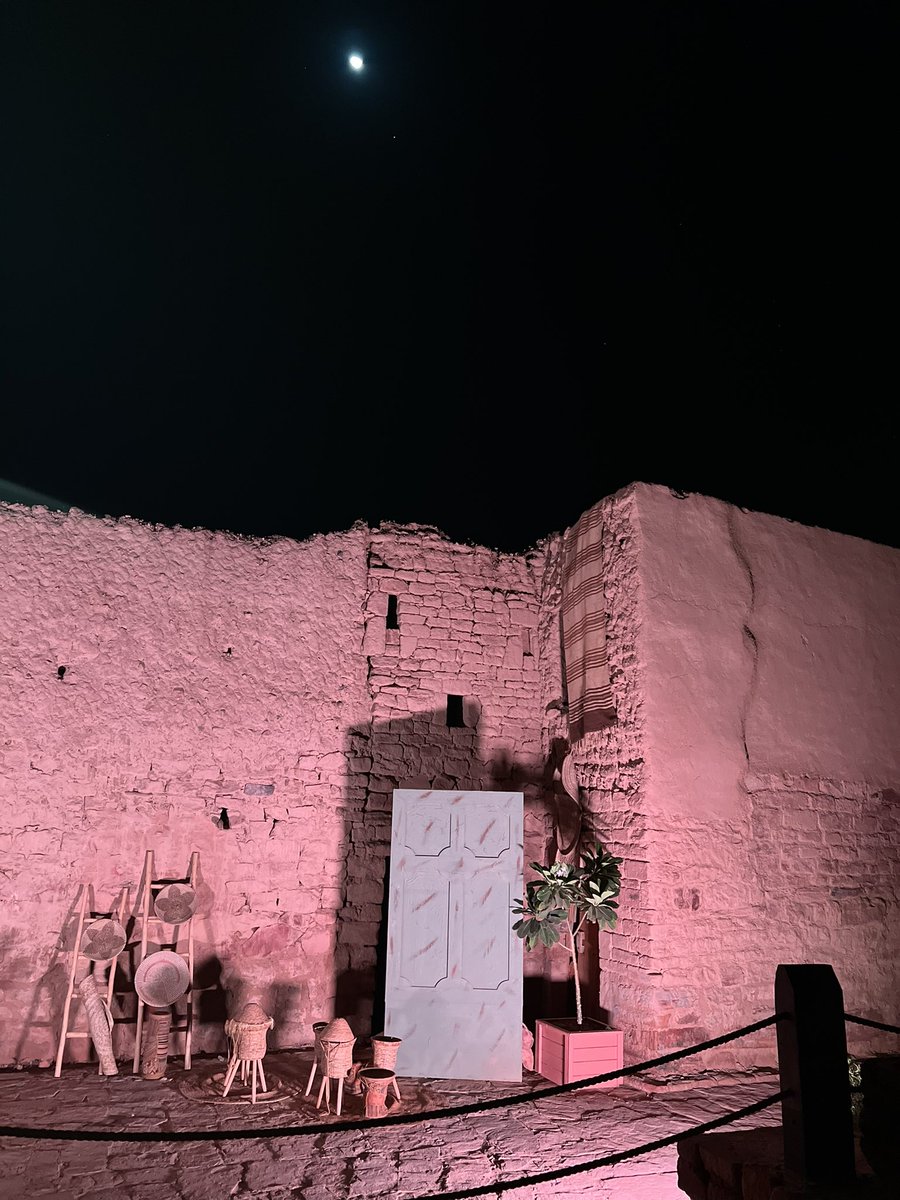 sha_2h's tweet photo. @saiiiiiv ع الماضي القديم عُودي يا ليالينا 🎞️📺. https://t.co/4ogOFUL0AV