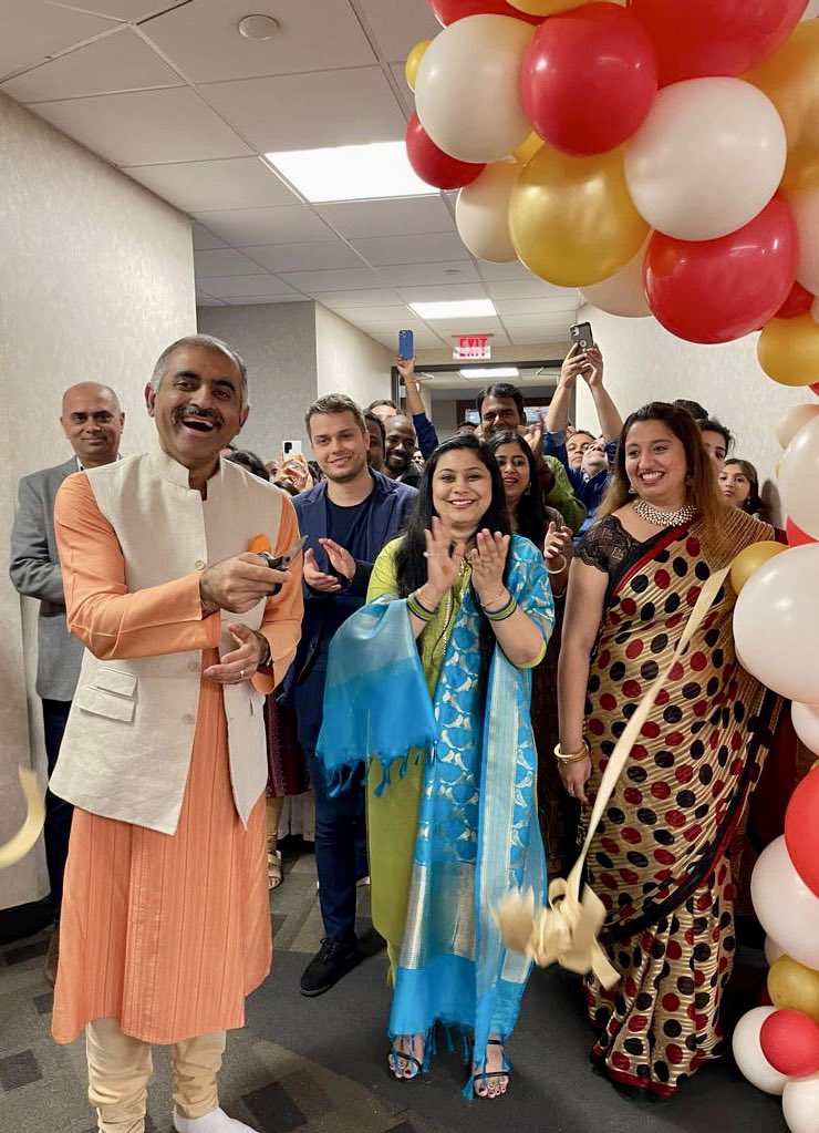 seth_nitin's tweet photo. After inauguration of our #hyderabad  office earlier this week, very happy to inaugurate &amp; move into our new Corporate HQ in Florham Park in #newjersey . Tremendous #positivity &amp; #celebrations in our team. May this new office launch @IncedoInc to even greater heights🙏🙏

#WITDA https://t.co/rm3DuAF87K
