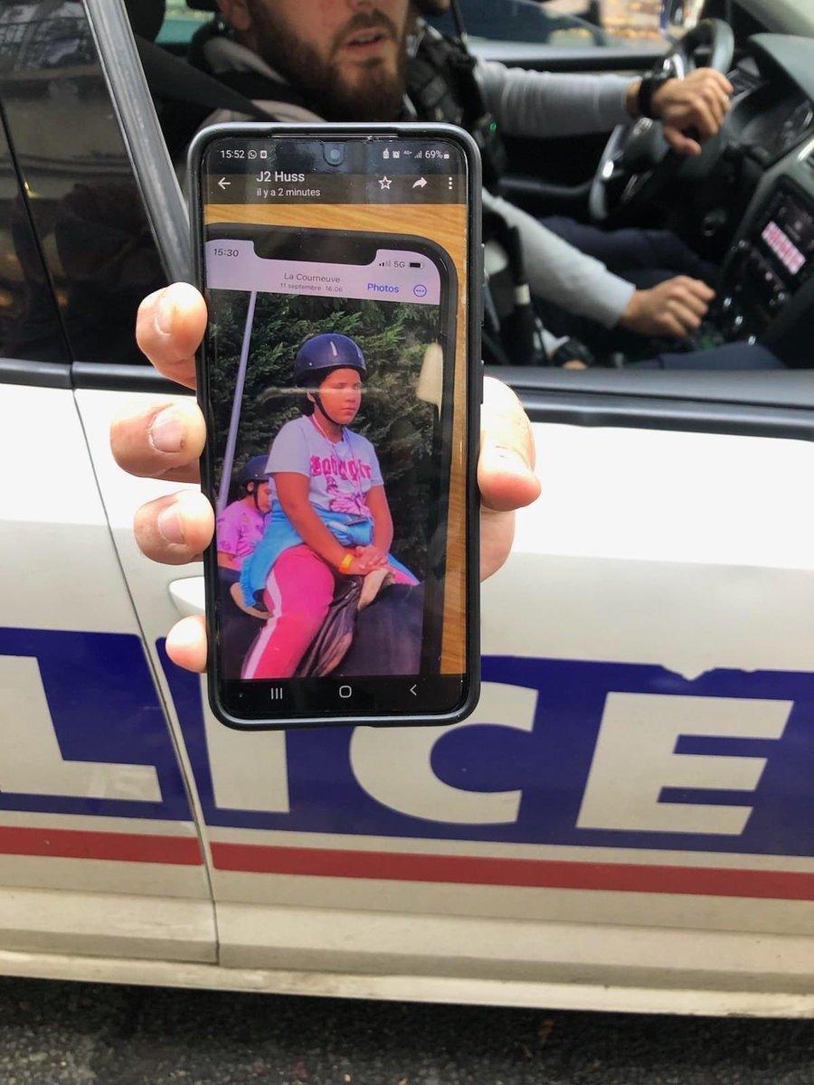 diversisvultus's tweet photo. #Lola #Paris La Police tourne dans le secteur du 19e et informe les gens d’une nouvelle disparition de Crystal 11 ans vers 14h00… des infos ? https://t.co/27H38ek1AI