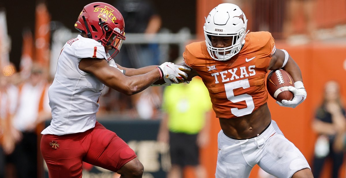 Final: #Texas handles business in 24-21 win over Iowa State. 247sports.com/college/texas/…