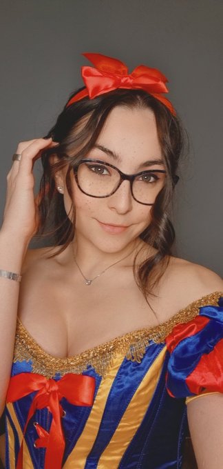 Sneak peak 🤪 #chaturbatehalloween Live in 20 mins https://t.co/NsjLb6Kv2t<a href="/tag/chaturbatehalloween"class="tags">#chaturbatehalloween</a>