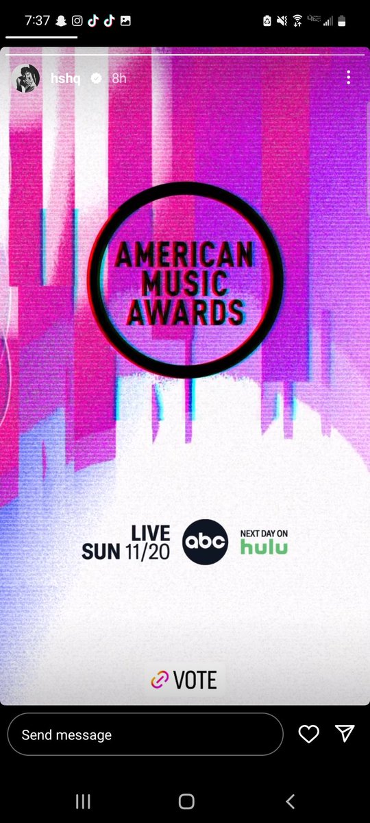 OliAnna99's tweet photo. GO VOTE! #HarryStyles #AMAS #Artistoftheyear #AsItWas https://t.co/hbMolH7tSb
