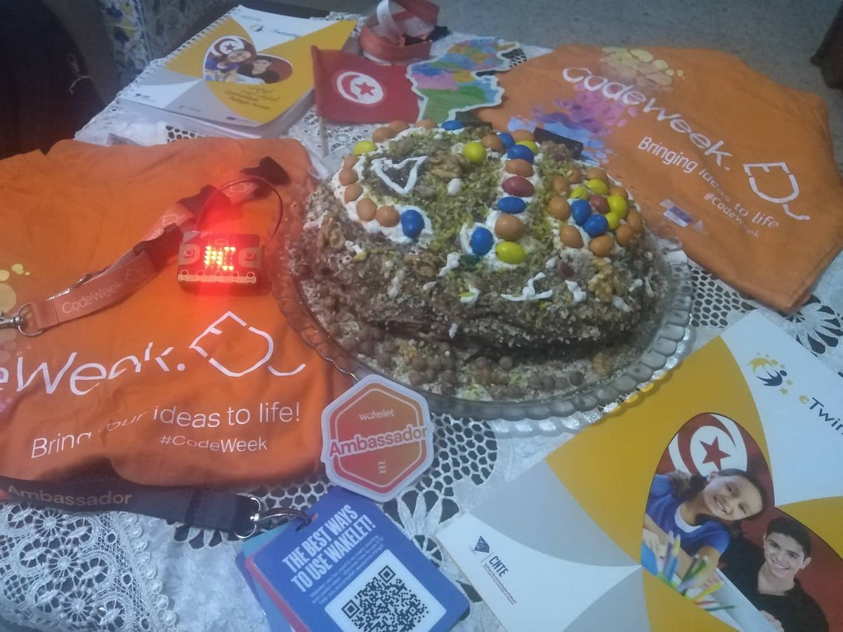 Happy birthday #CodeWeek . We love <a href="/CodeWeekEU/">EU Code Week</a> , 10 years for coding together. This year as an ambassador of @eTwinning and an ambassador of   <a href="/wakelet/">Wakelet 💙</a> .We celebrate  <a href="/codeweek/">Codeweek Magazine</a> birthday.