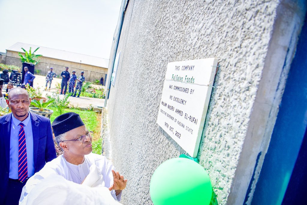 FaLGates's tweet photo. What a week for our Managing Director, Abubakar Sadiq Mohammed Falalu, MON receiving a national award by Mr President and commissioning of FaLGates Rice Mill. Congratulations to all @FaLGates Staff. This is an achievement to all of us involved https://t.co/kI9mjVbPBz