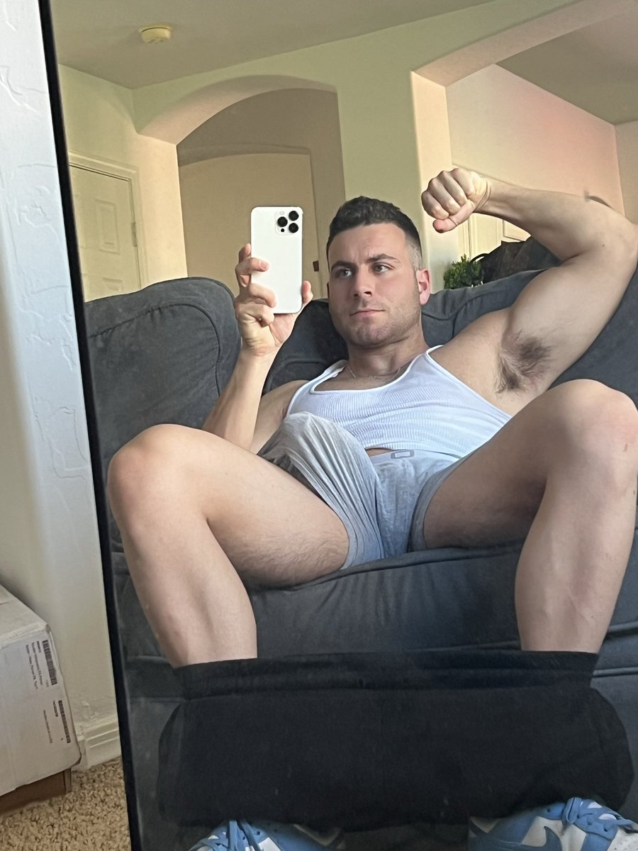 lockishard's tweet photo. Just got back from hitting arms, let’s hit cardio at my place?😜 https://t.co/l95PTBmLqZ