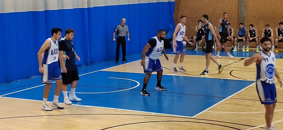 El poco acierto exterior durante todo el partido nos pasa factura, aun asi ultima posesion para empatar el partido, pero no pudo ser.. El senior de <a href="/COLLBLANCAEC/">AEC COLLBLANC</a> #CopaCataCB pierde el derbi 65-62 ante el @basquetaese_