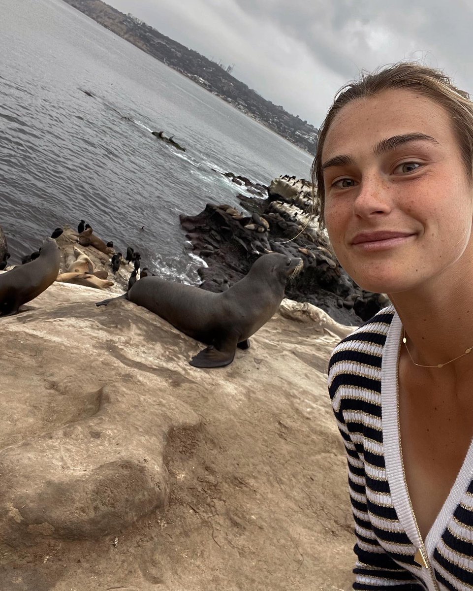 ARYNA SABALENKA - Página 38 FfIogkBVIAIh1ML?format=jpg&name=medium