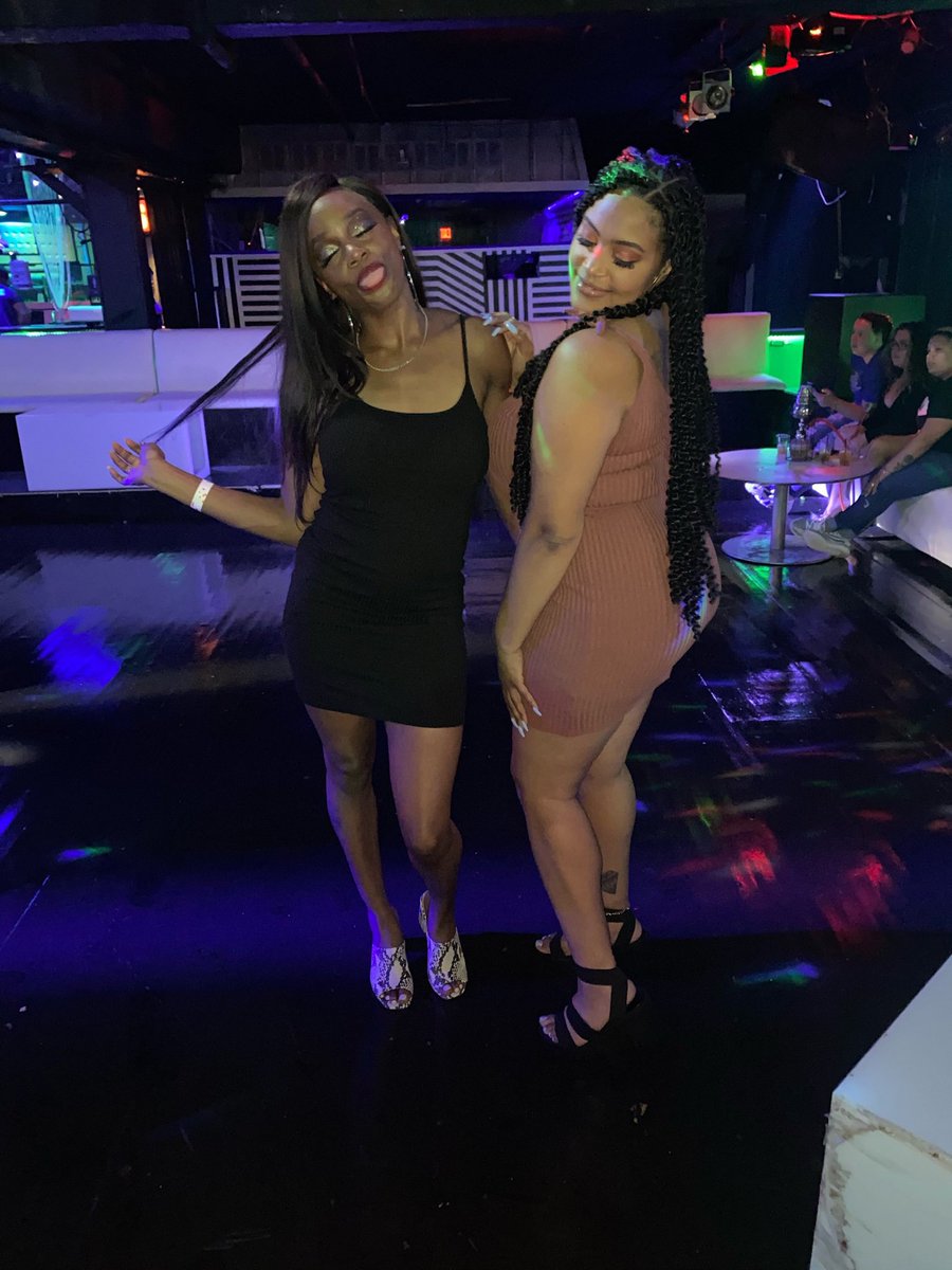 JazzyRedd1_'s tweet photo. Happy birthday to my bestest friend! @asiaisking Spending her bday in HAWAII! Love that for you &amp; I hope you’re truly enjoying yourself today because YOU DESERVE IT!! Love you with all my heart forever and ever. (I threw in a little throw back at the end for memories sake 🤣) https://t.co/4CQZ2fhgD7